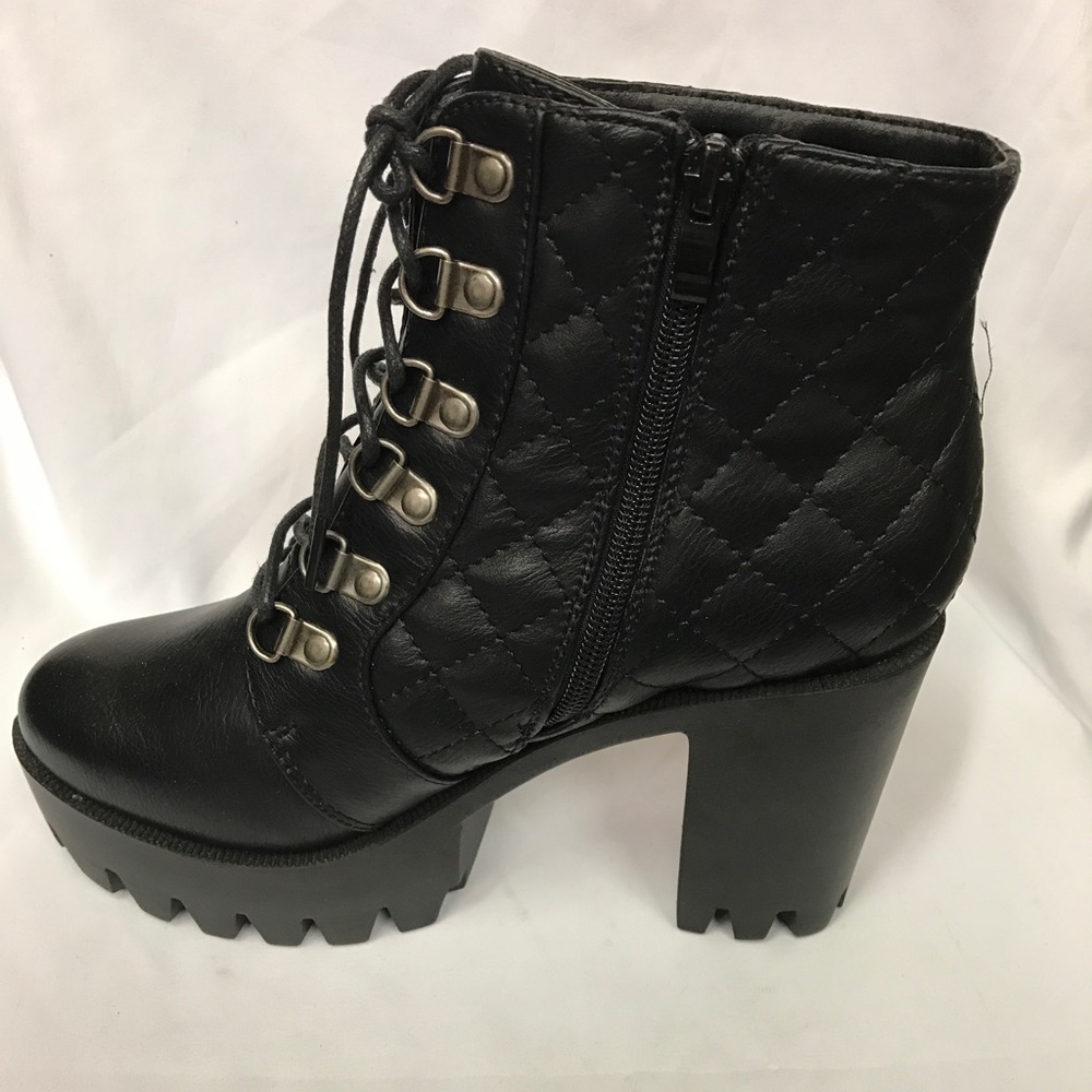 New platform boot quilted all man made